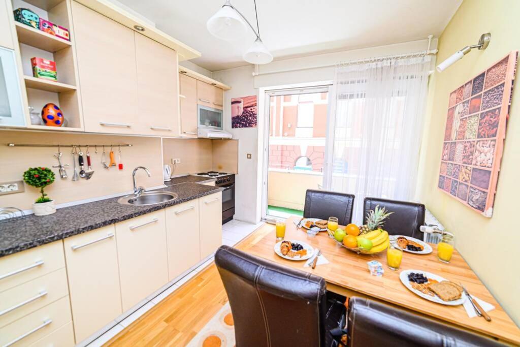 Cute And Cozy Studio With Cathedral View-Excellent Location Sarajevo Luaran gambar